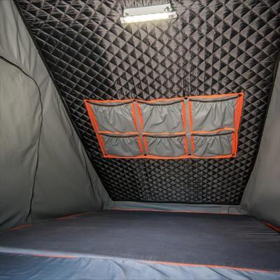 Alu-Cab Canopy Camper in schwarz
